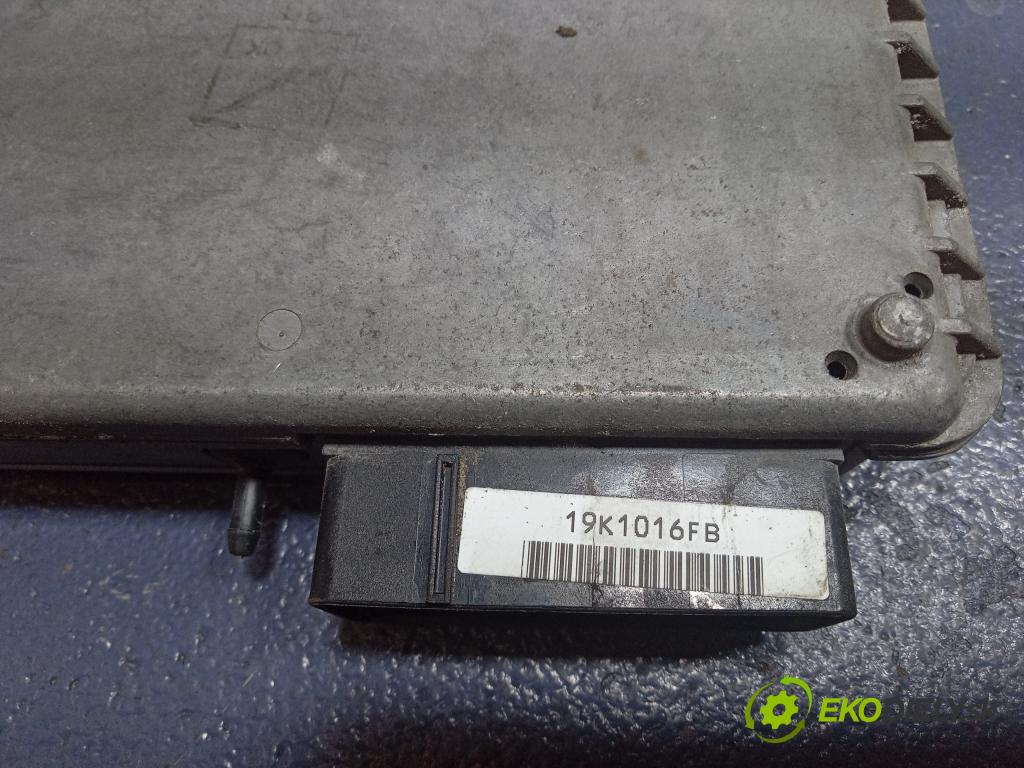 Land rover Freelander 2000 řídící jednotka Motor: MKC104393