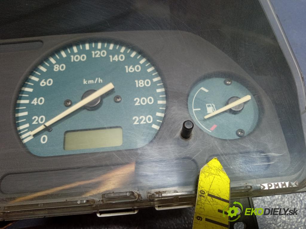 Land rover Freelander 2000 Přístrojová deska YWY100460