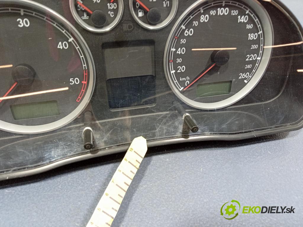 Volkswagen Passat 2005 Přístrojová deska 3B0920829A