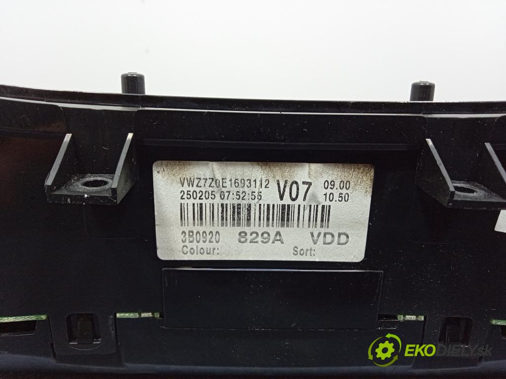 Volkswagen Passat 2005 Přístrojová deska 3B0920829A