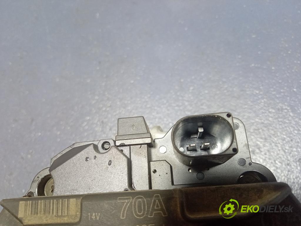Volkswagen Bora 1999 Alternator 037903025L