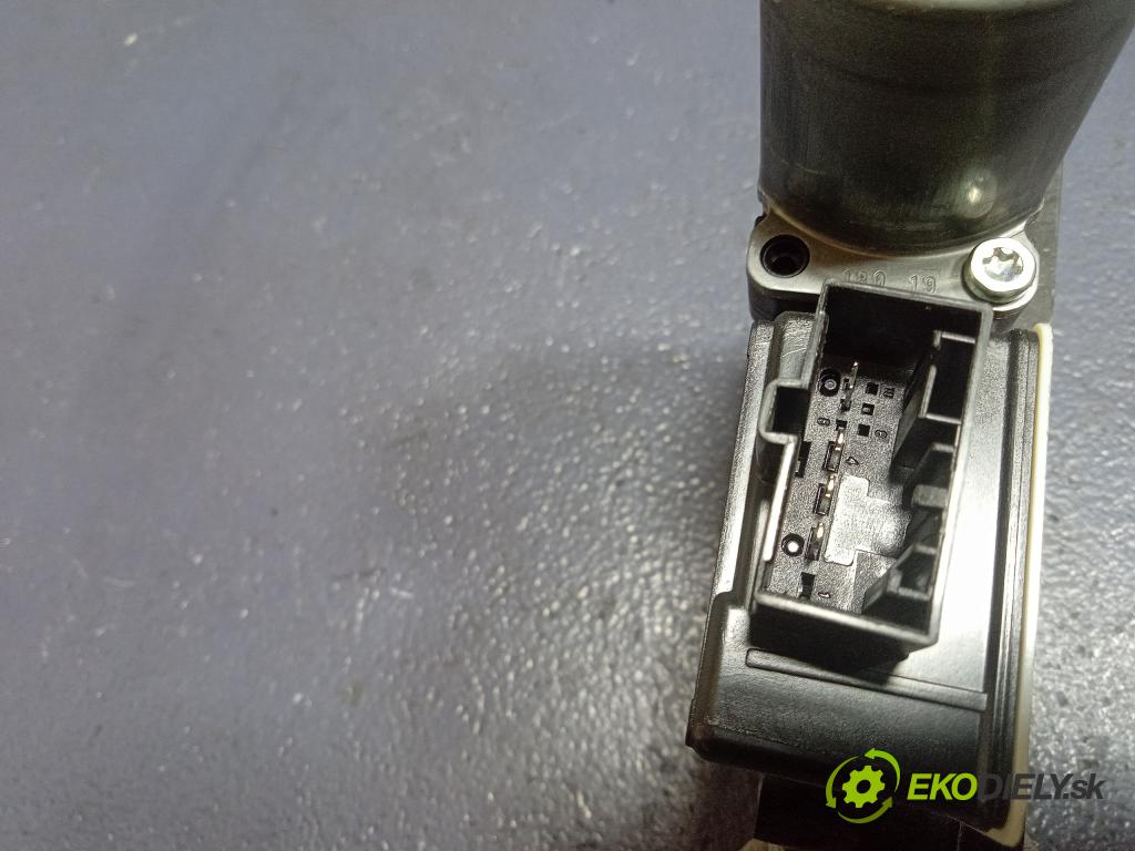 Skoda Octavia 2019 mechanismus stahování Sklenka: Zad: v pravo: 5E0839462