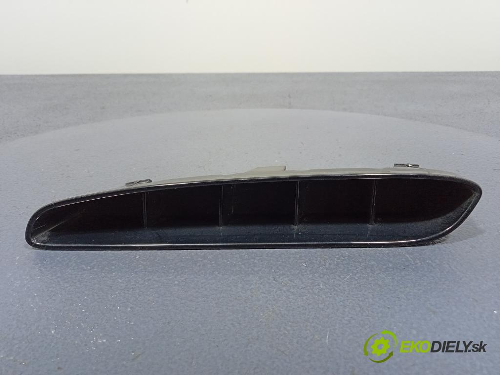 Bmw Seria 1 2023 nárazník Zad: 8075312