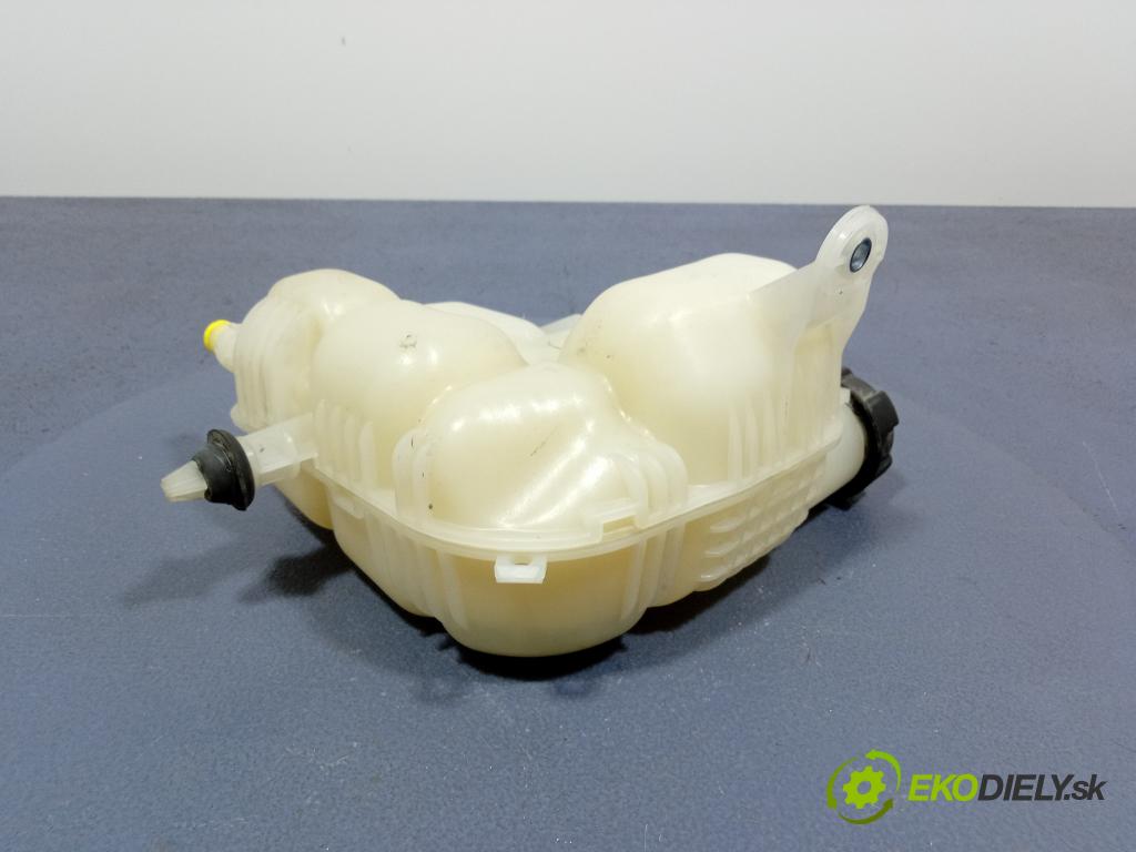 Bmw Seria 1 2023 nádržka Kompenzačné: 7617362