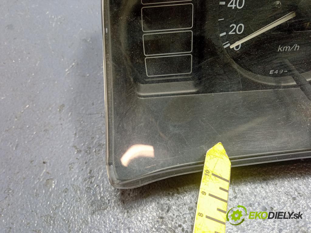 Toyota Corolla 2001 prístrojovka/ budíky 83800-1E310