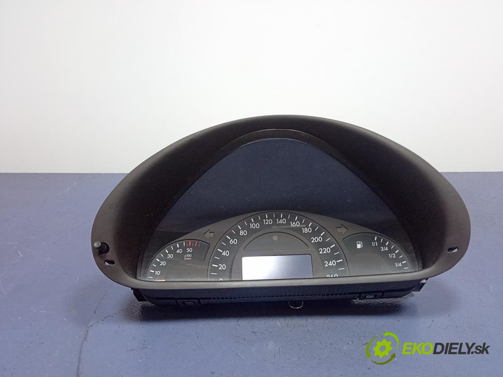 Mercedes C-klasa 2002 Přístrojová deska A2035403911