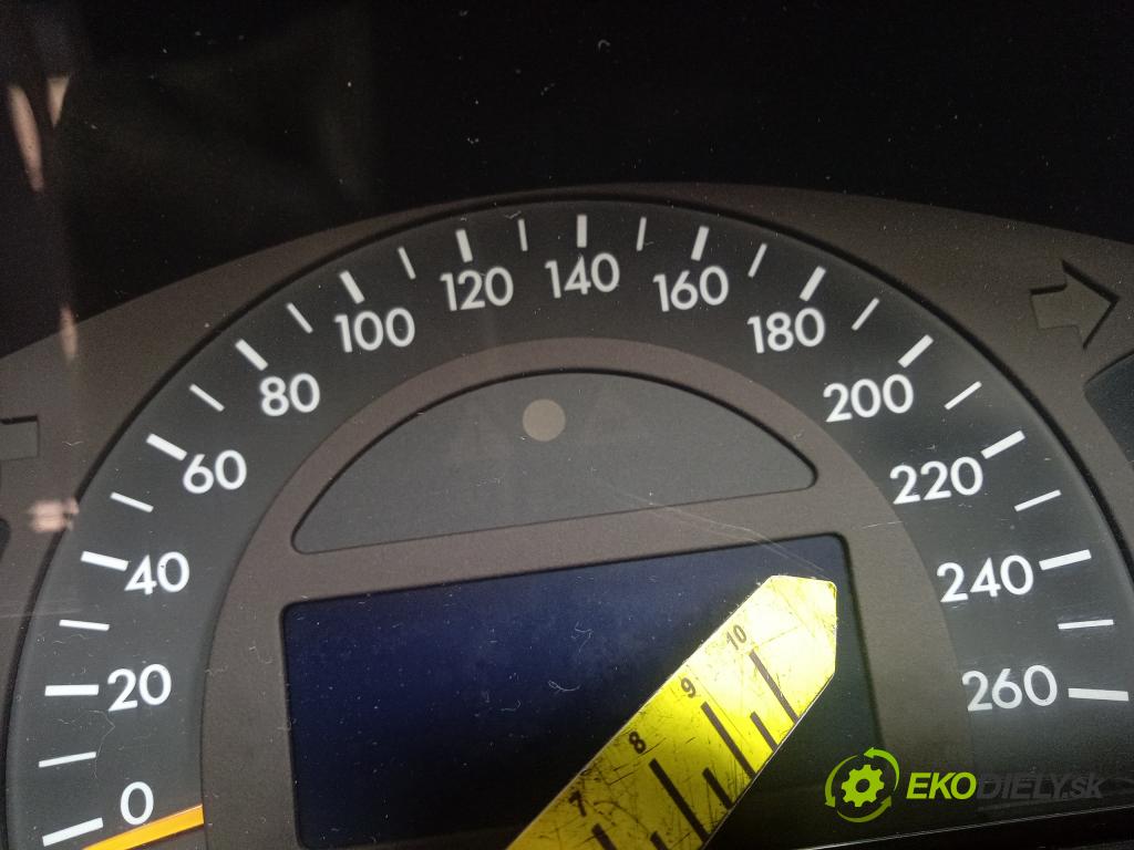 Mercedes C-klasa 2002 Přístrojová deska A2035403911