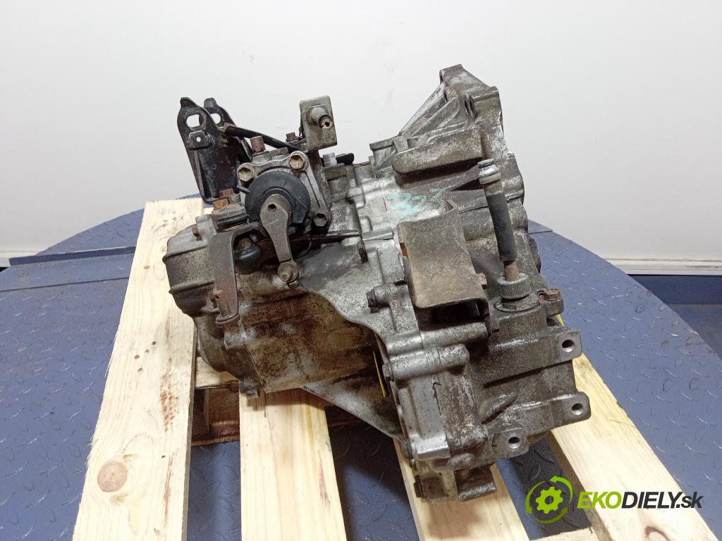 Toyota Corolla 2001 prevodovka Manualna 01