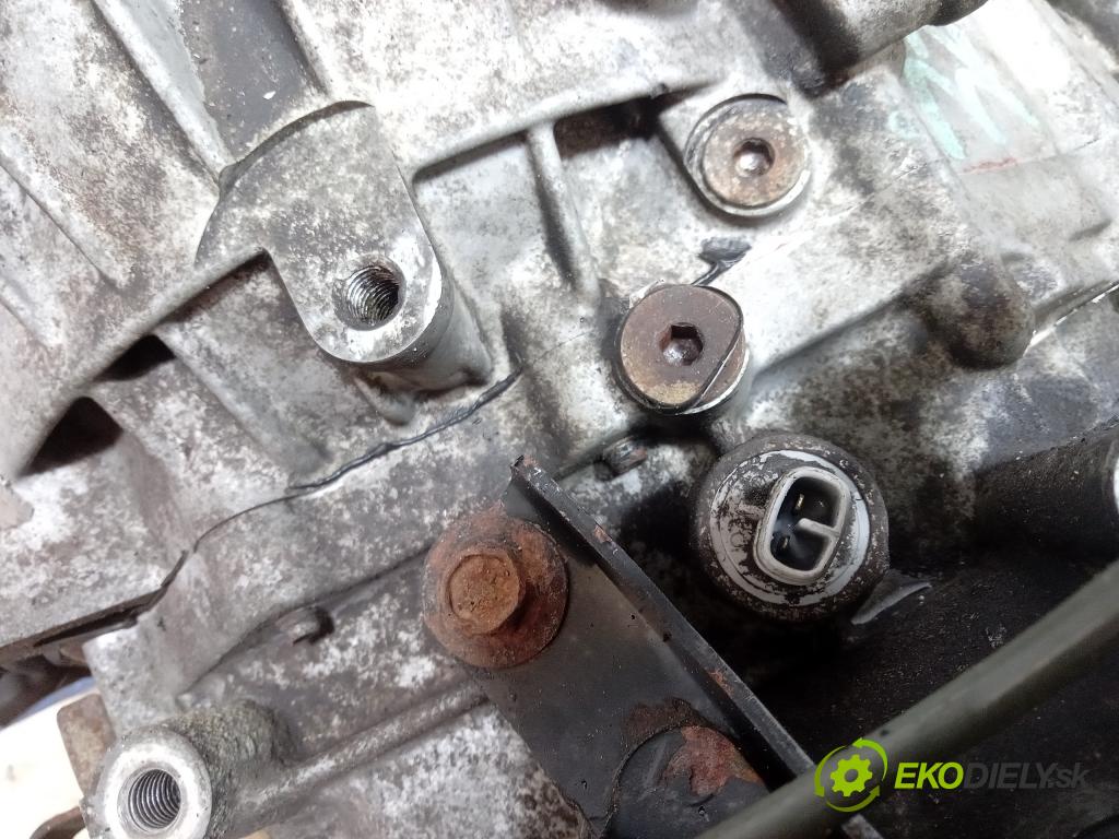 Toyota Corolla 2001 prevodovka Manualna 01