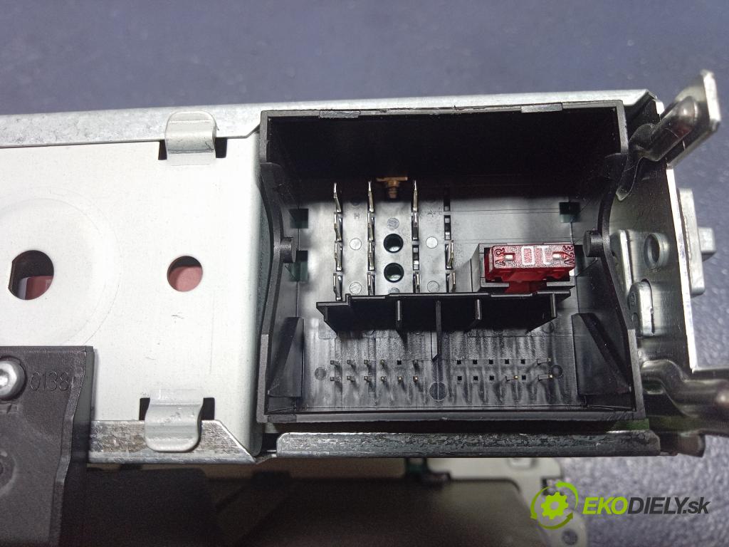 Skoda Fabia 2011 Radio I Navigácia: 5J0035152A