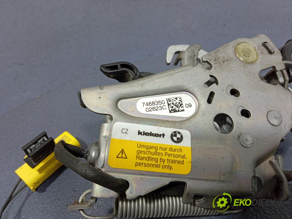 Bmw Seria 1 2023 zámek masky: 7468349