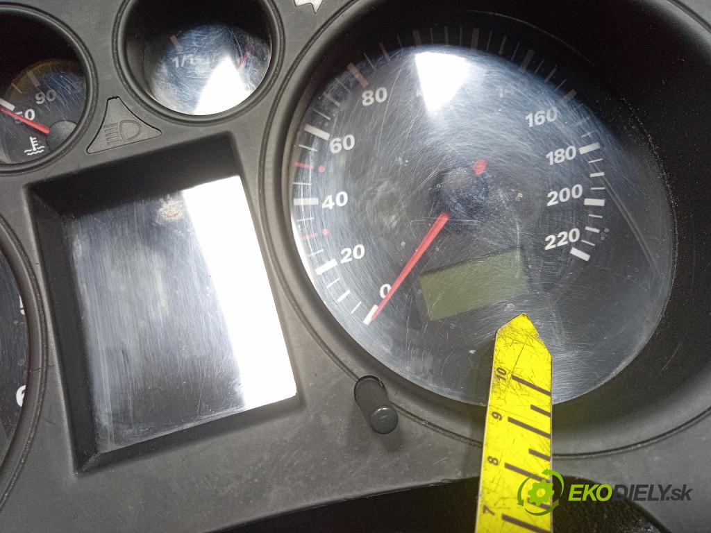 Seat Cordoba 2003 Přístrojová deska 88311333