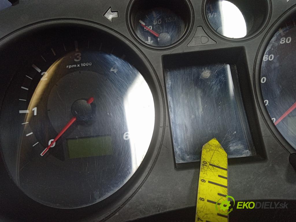 Seat Cordoba 2003 Přístrojová deska 88311333