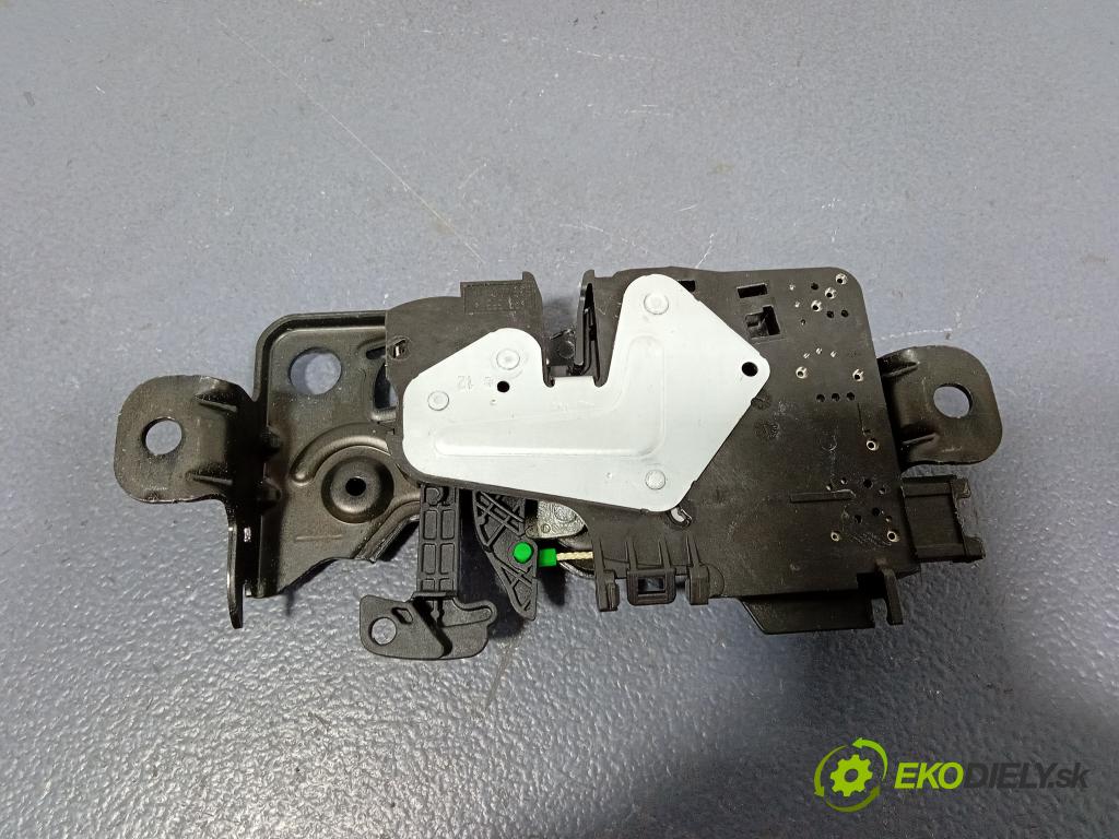 Bmw Seria 1 2023 zámek Klapky: kufr 7383282