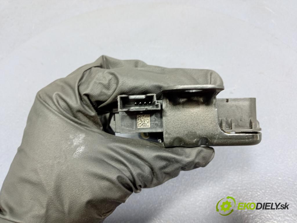 Bmw Seria 1 2023 zámek Klapky: kufr 7383282
