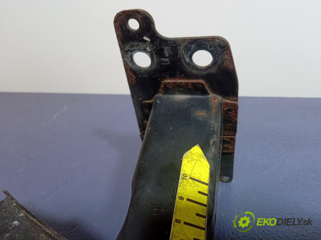 Seat Cordoba 2003 výztuha narazník před 6L0805551C