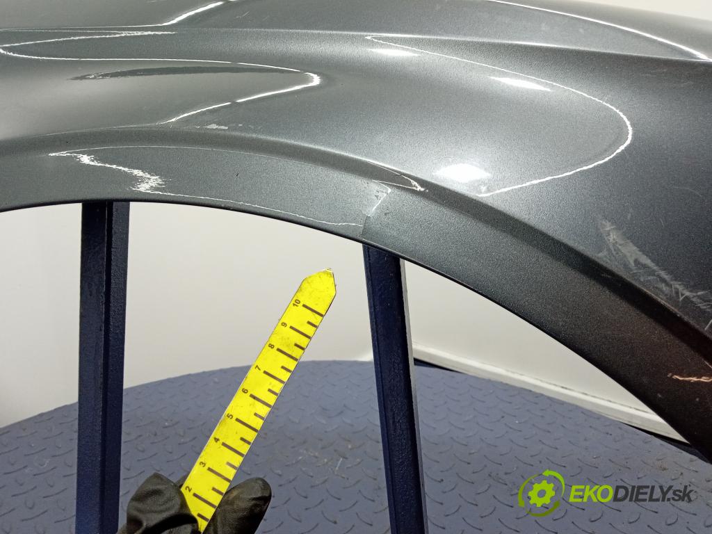 Audi A3 0 blatnik před v pravo: 8V5821468B