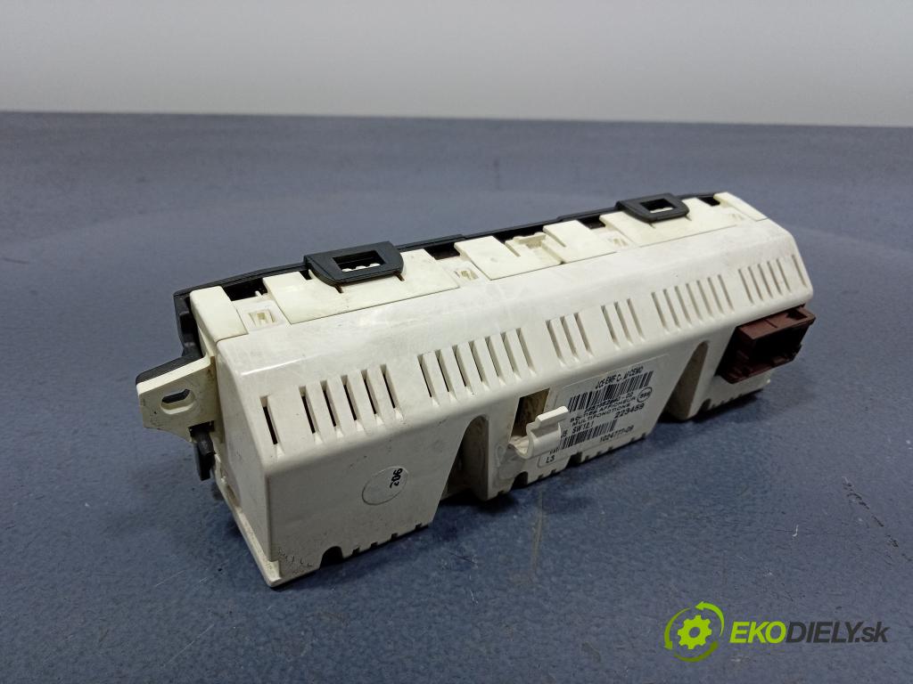 Citroen C5 2006 displej Radio / GPS 9657882880