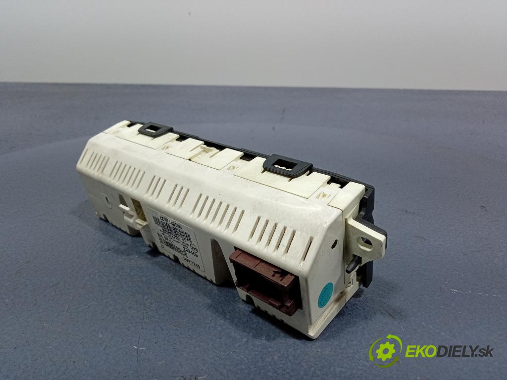 Citroen C5 2006 displej Radio / GPS 9657882880