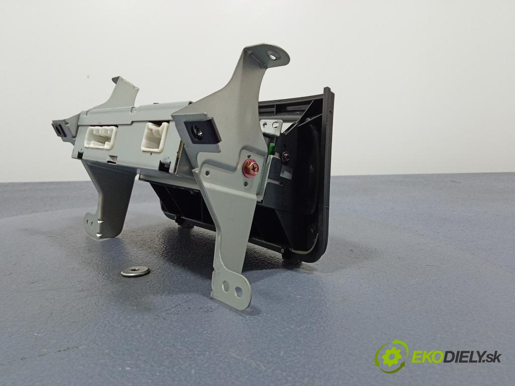 Toyota Yaris 2003 Radio I Navigácia: 86110-52121