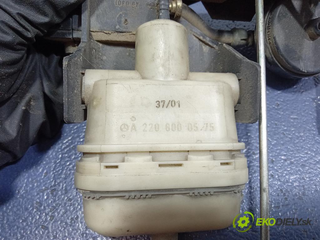 Mercedes-benz S 400 2001 zámek Klapky: kufr A2208000478