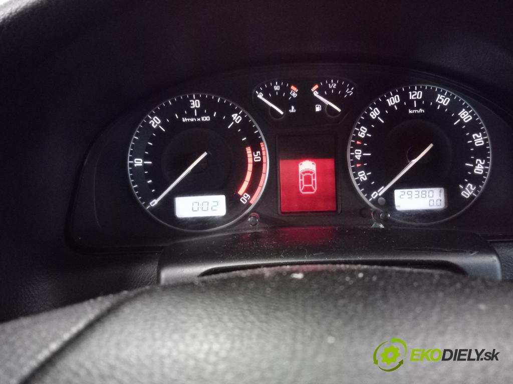 Skoda Superb 2007 Přístrojová deska 3U0920842D