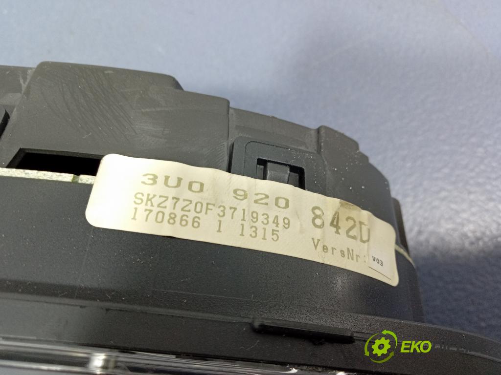 Skoda Superb 2007 Přístrojová deska 3U0920842D