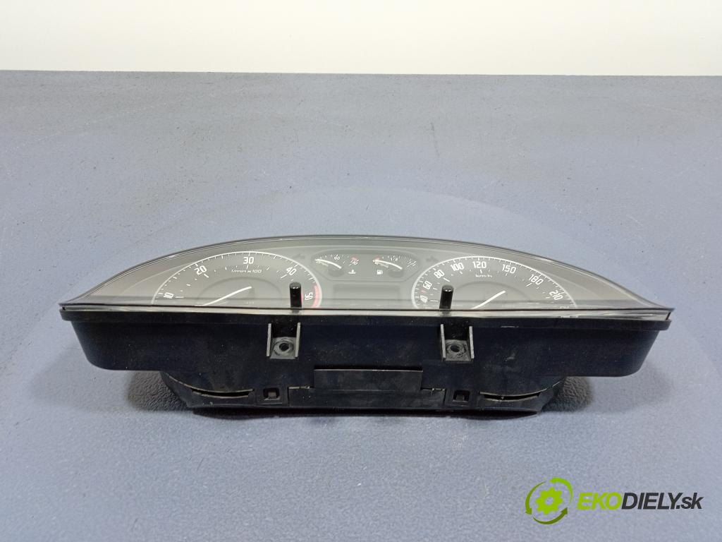 Skoda Superb 2007 prístrojovka/ budíky 3U0920842D