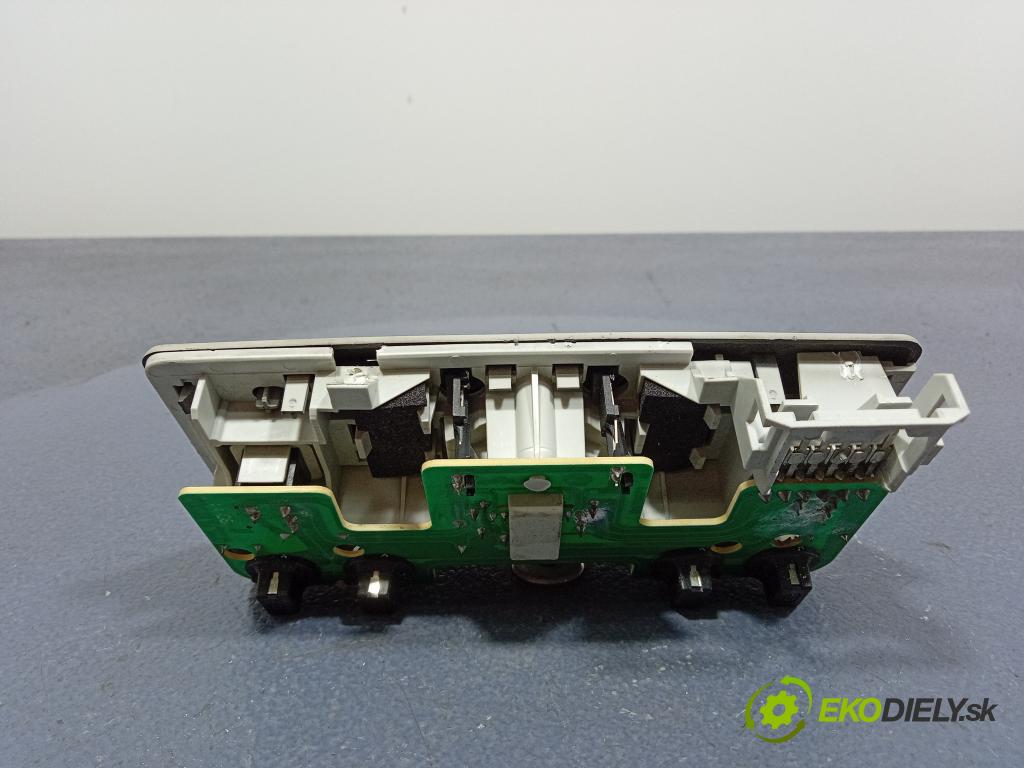 Skoda Superb 2007 Svietidlá: Vnútri: 3U0947105