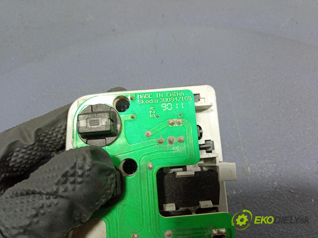 Skoda Superb 2007 Svietidlá: Vnútri: 3U0947105