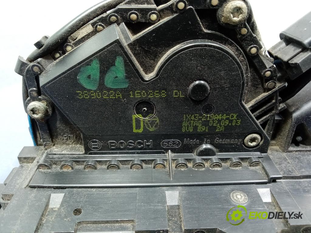 Jaguar X-type 2003 zámek dveře před v pravo: 1X43-219A44-CK