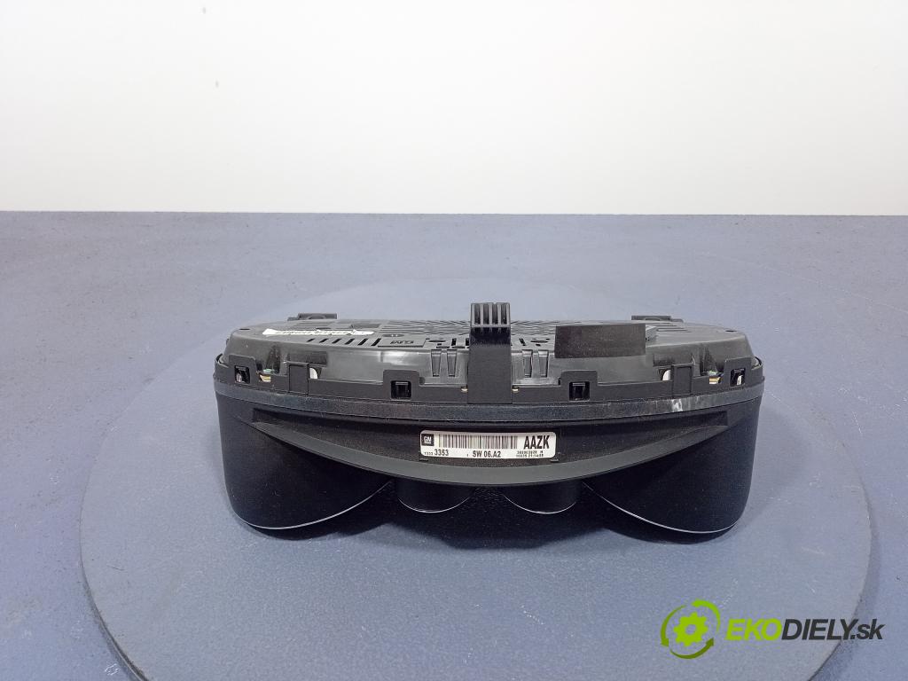 Opel Insignia 2010 prístrojovka/ budíky 13333353