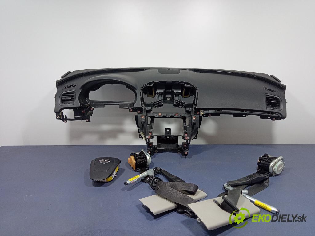 Opel Insignia 2010 kokpit,pristrojová doska 13275639