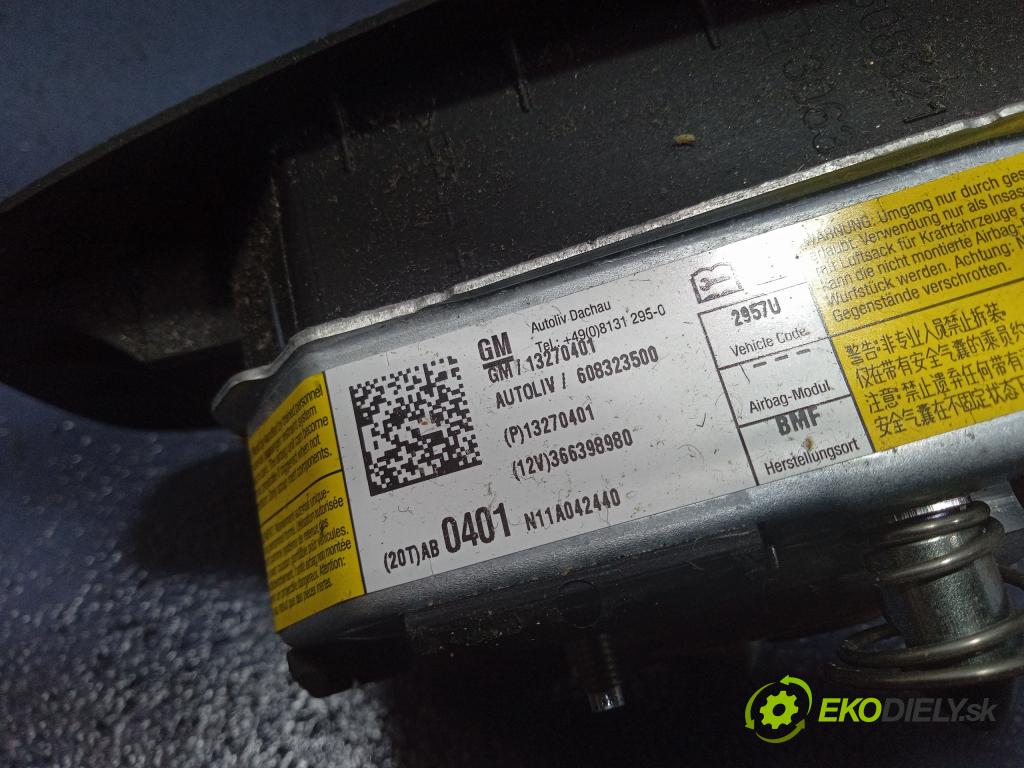 Opel Insignia 2010 kokpit,pristrojová doska 13275639