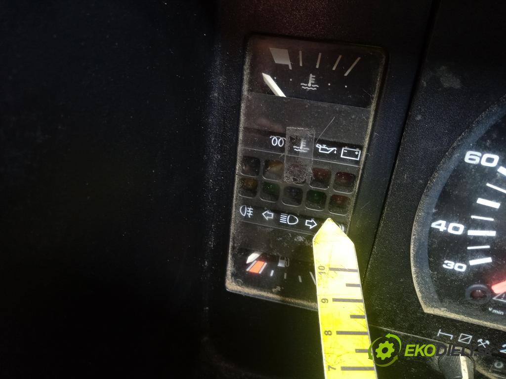 Vw Transporter 1996 prístrojovka/ budíky 88311157