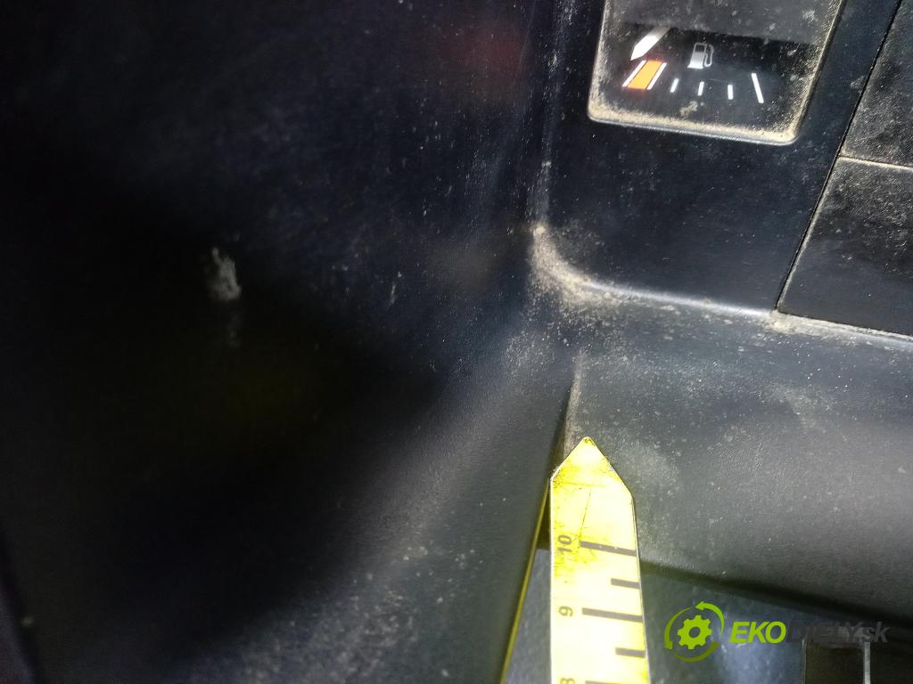Vw Transporter 1996 prístrojovka/ budíky 88311157