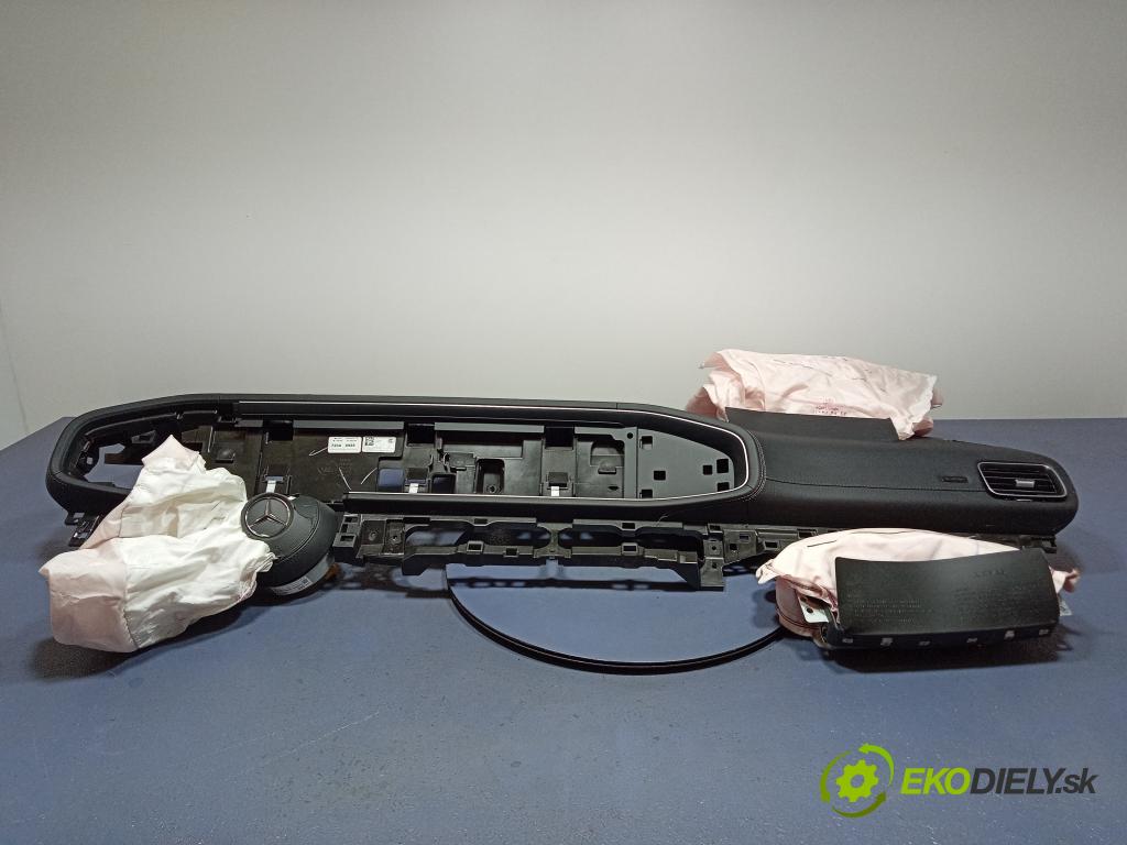 Mercedes GLS-Klasa 2020 kokpit,pristrojová doska A1676802904