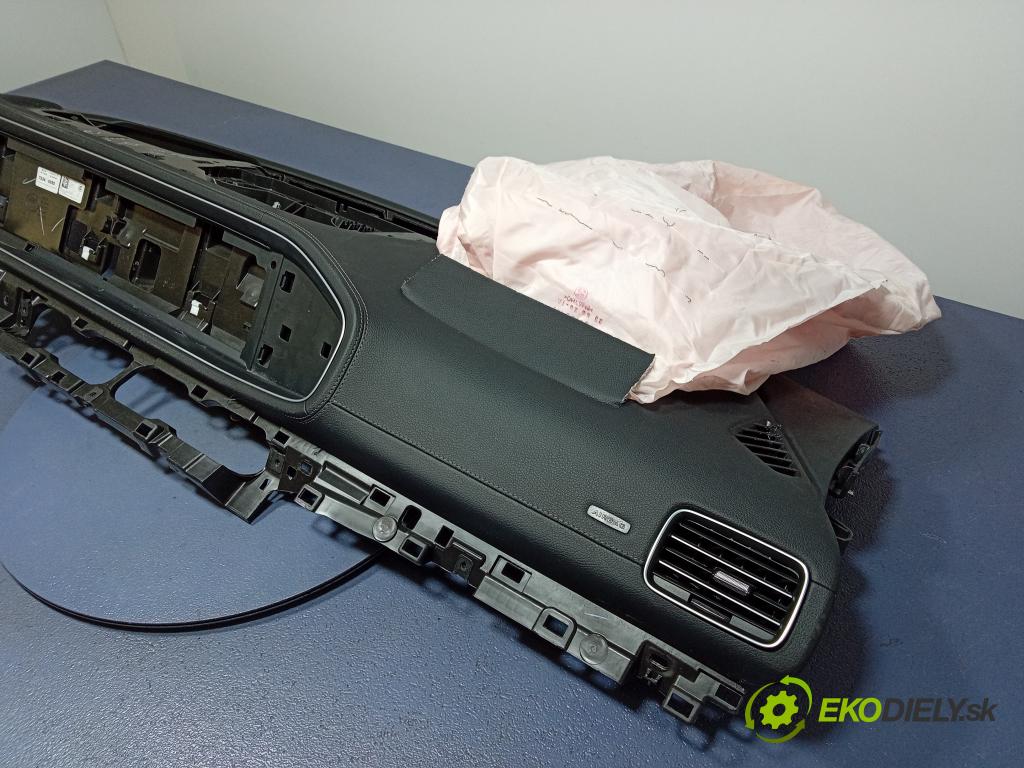 Mercedes GLS-Klasa 2020 kokpit,pristrojová doska A1676802904