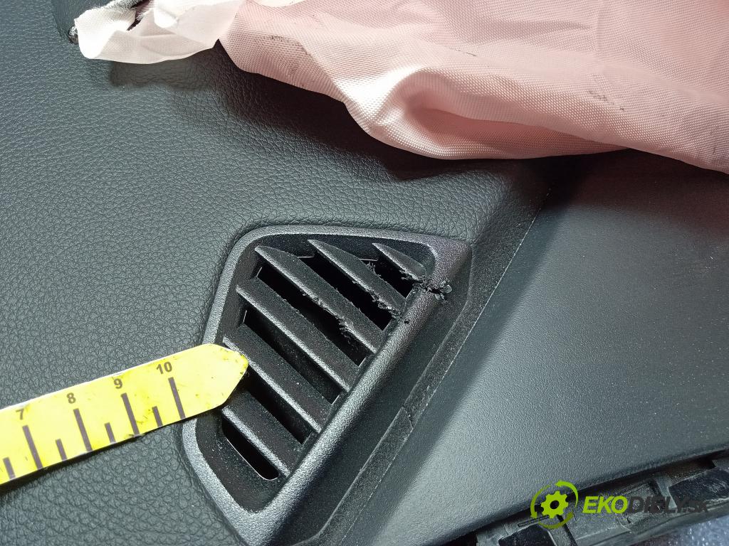 Mercedes GLS-Klasa 2020 kokpit,pristrojová doska A1676802904