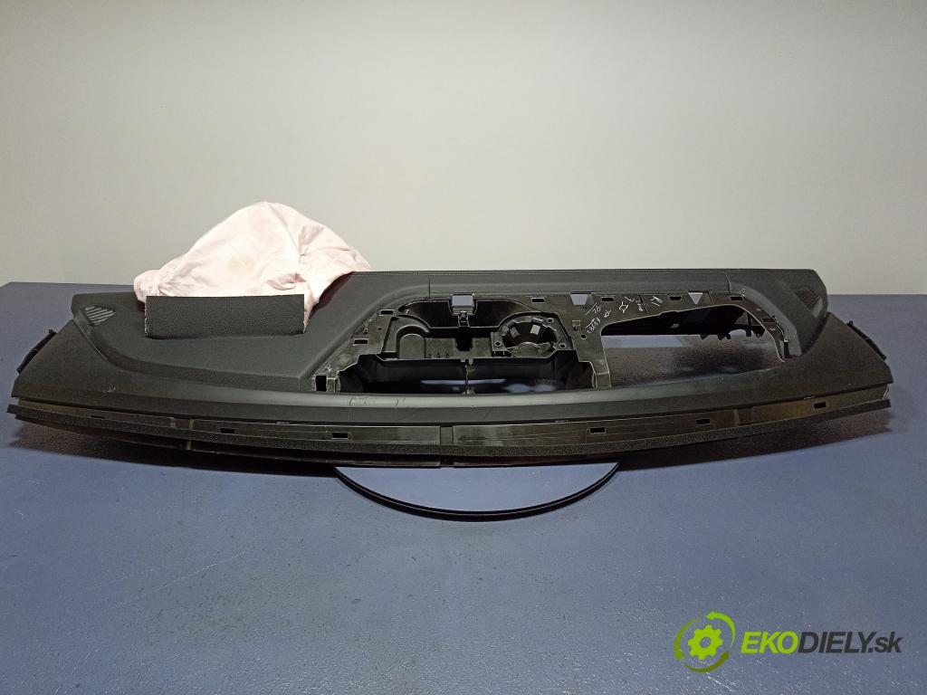 Mercedes GLS-Klasa 2020 kokpit,pristrojová doska A1676802904