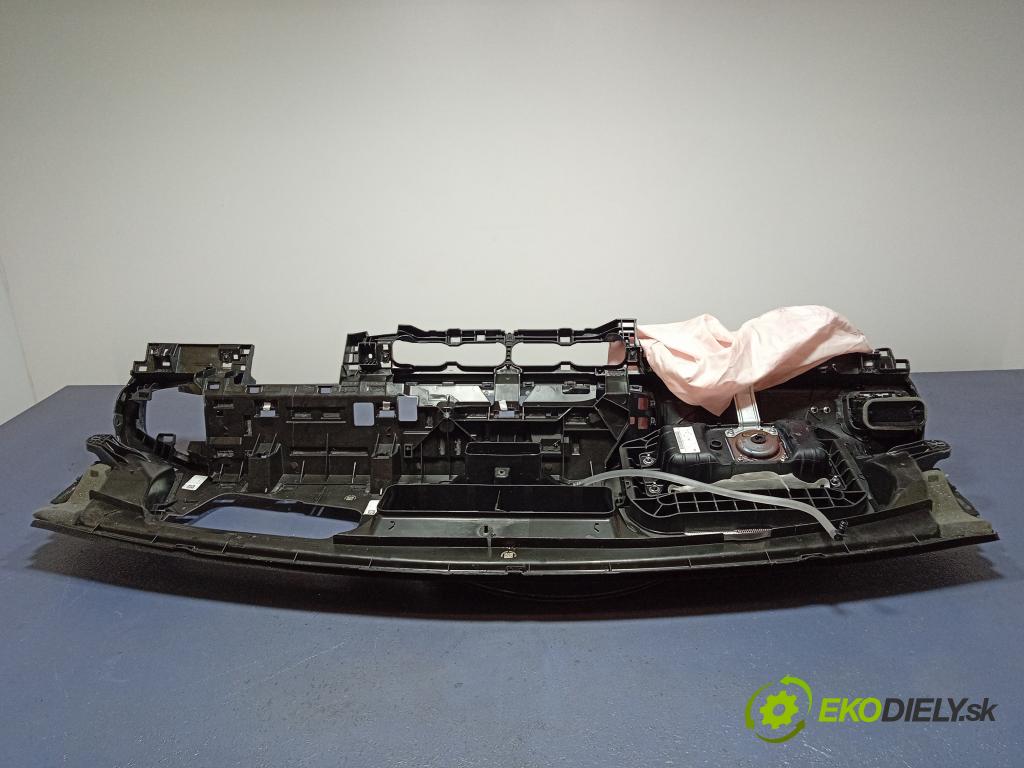 Mercedes GLS-Klasa 2020 kokpit,pristrojová doska A1676802904