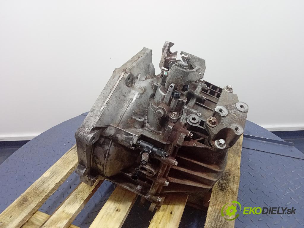 Opel Vectra 2006 prevodovka Manualna M32