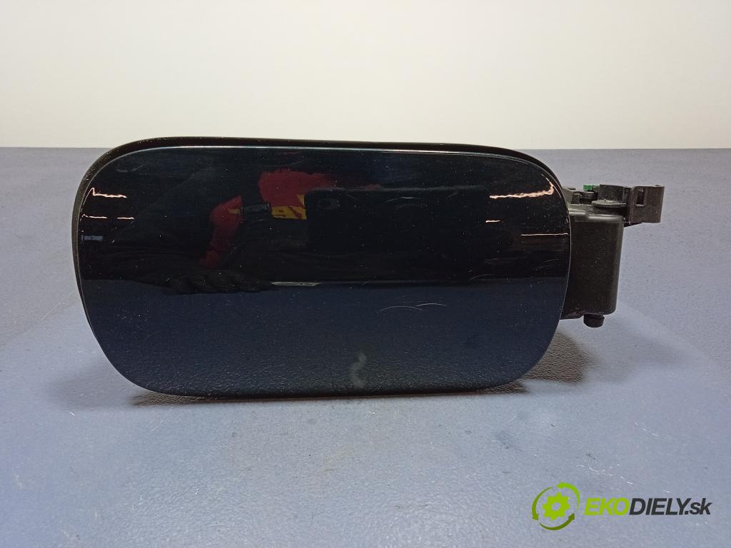 Mercedes GLS-Klasa 2020 Klapka nádrže paliva A1676309300