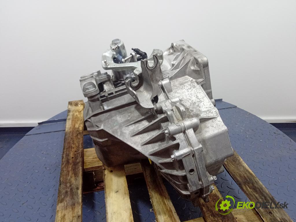 Opel Insignia 2010 prevodovka Manualna F40