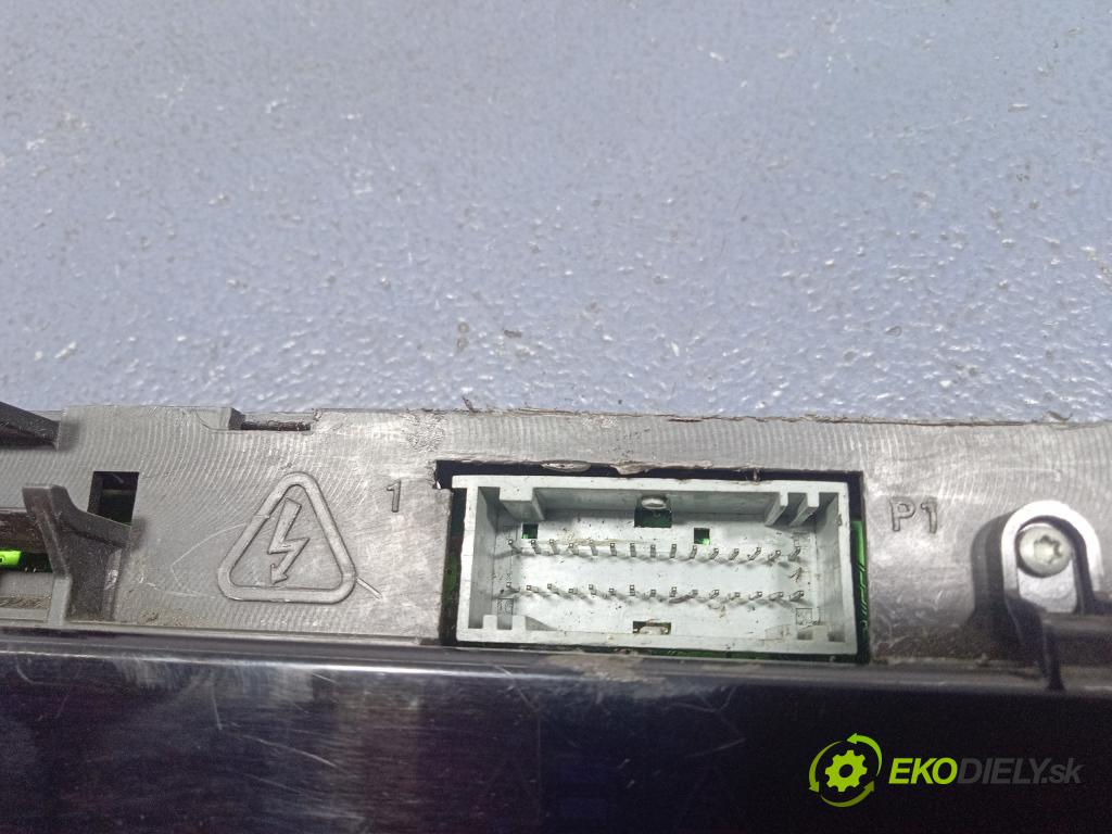 Renault Scenic 2004 prístrojovka/ budíky 8200365607D