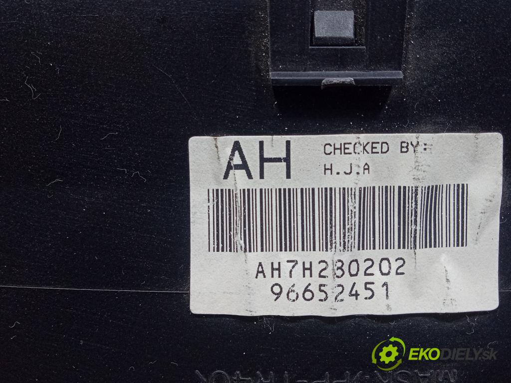 Chevrolet Aveo 2008 prístrojovka/ budíky 96652451