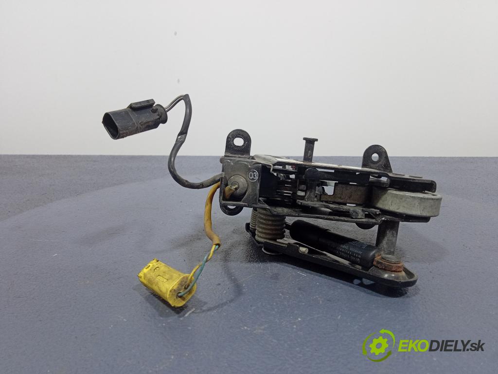 Bmw Seria 6 2011 zámek masky: 7184441