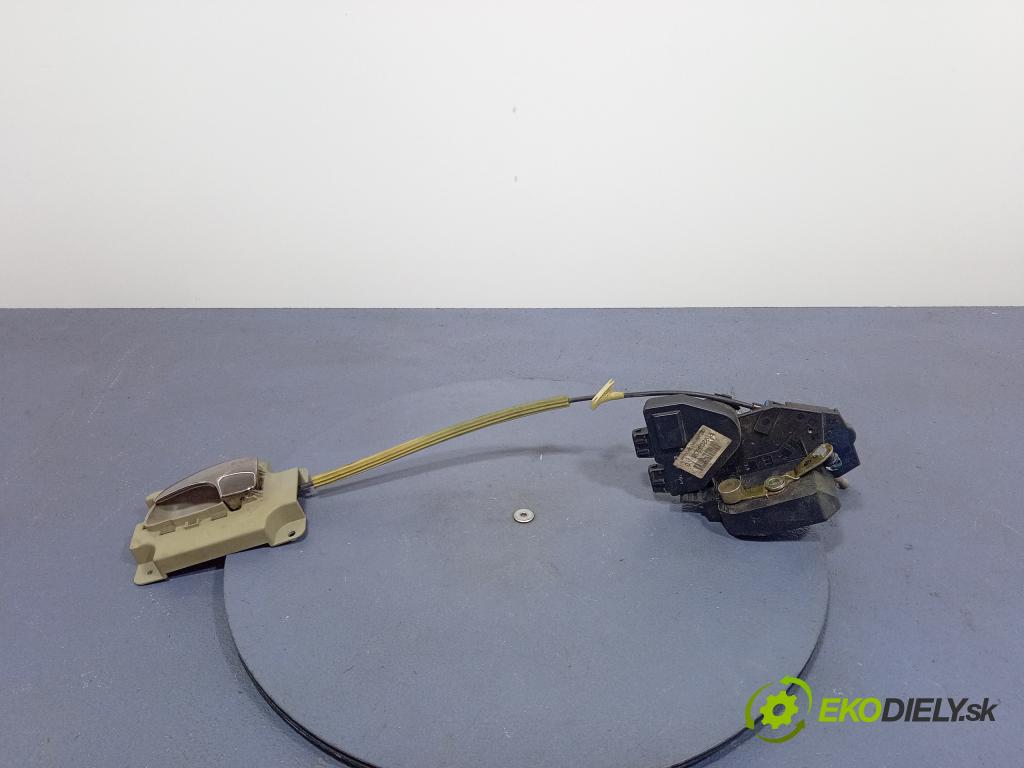 Volvo V70 1998 zámek dveře před Levý: 9203636