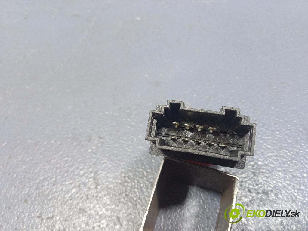 Audi A4 1999 Přepínač Světel: Nouzový 8D0941509H