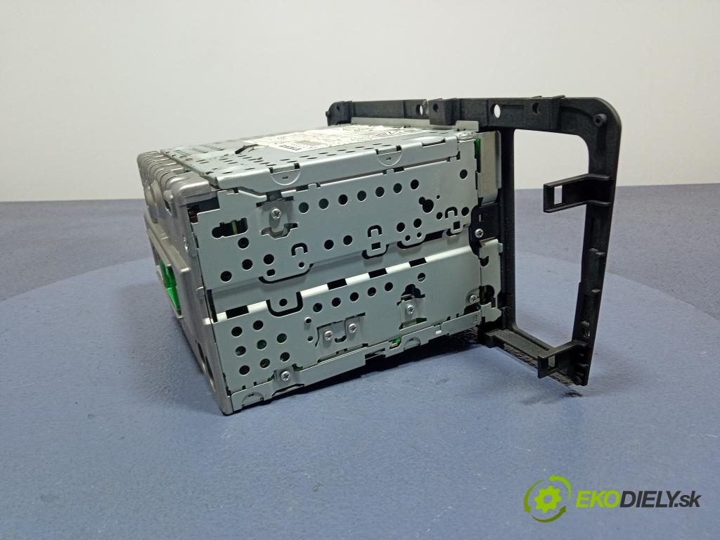 Volvo S60 2004 Radio I Navigácia: 30737708-1